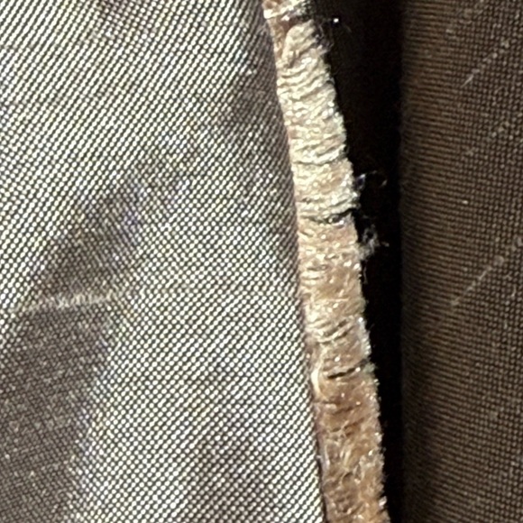 Donna Gray Wrap Skirt Matte Gold Satin-Textured Fringe Edge Size 4 - Picture 8 of 8